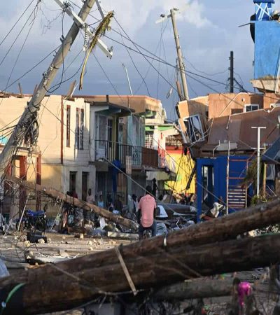 अमेरिकेत चक्रीवादळामुळे जनजीवन विस्कळीत