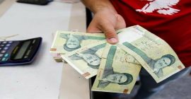 निर्बंधांमुळे इराणच्या चलनात घसरण