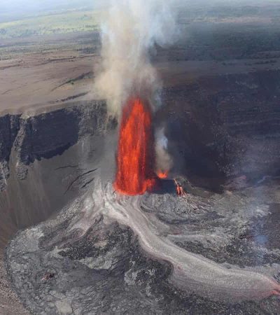 हवाईत किलावा ज्वालामुखीचा उद्रेक