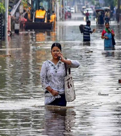 गुवाहाटीत मुसळधार पाऊस – जनजीवन विस्कळीत