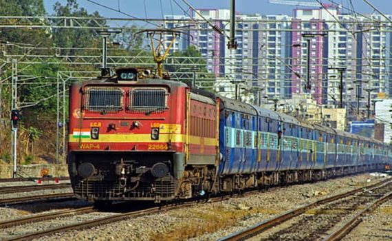 जळगाव – पुणे रेल्वे प्रवासाचा मार्ग मोकळा