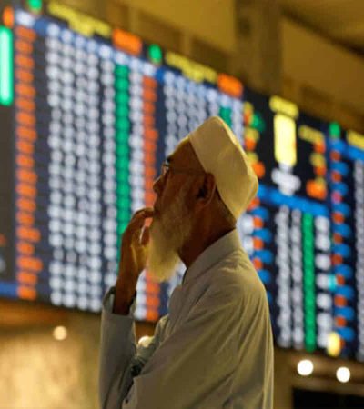 पाकिस्तानच्या शेअर बाजारात विक्रमी वाढ