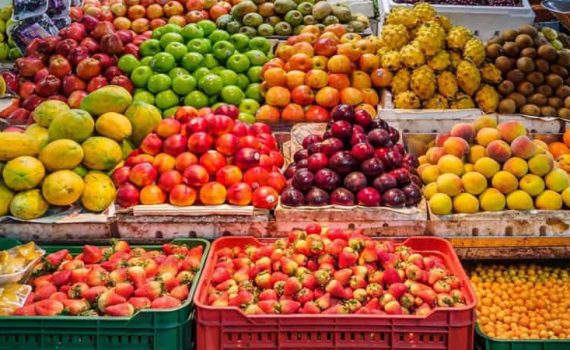 पुण्याच्या बाजारपेठेत फळांच्या दरात वाढ