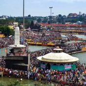 नाशिक सिंहस्थात अमृतमंथन ध्वजस्तंभ