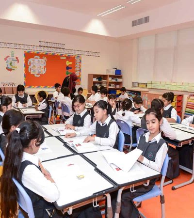 दुबईतील शाळा पुन्हा गजबजल्या