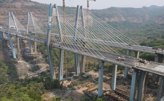 द्रुतगती मार्गावरील बोगद्यात संपर्क यंत्रणा ठप्प