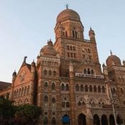 मुंबई महानगरपालिकेच्या शालेय साहित्याला विलंब