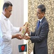 भारतीय उच्चायुक्तांची बांगलादेश पंतप्रधानांशी भेट