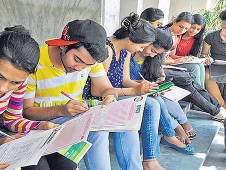 अकरावी प्रवेशाच्या जागांमध्ये घट