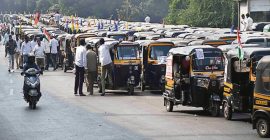 रिक्षाचालकांना मराठी शिकण्याची मुदत जाहीर