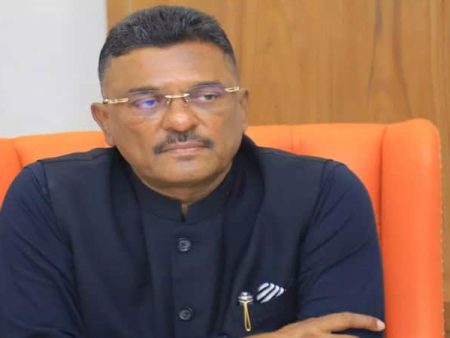 तोट्यातील एसटीसाठी पालक अधिकारी