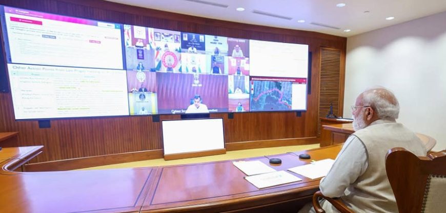 पायाभूत प्रकल्पांचा पंतप्रधानांकडून आढावा