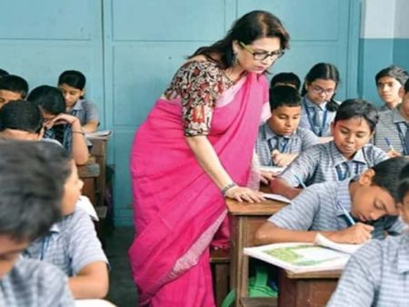 शिक्षकांसाठी पन्नास तासांचे प्रशिक्षण अनिवार्य