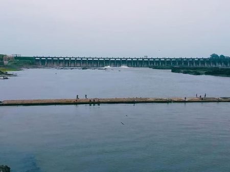 हातनूर धरणातील पाणीसाठ्यात वेगाने घट