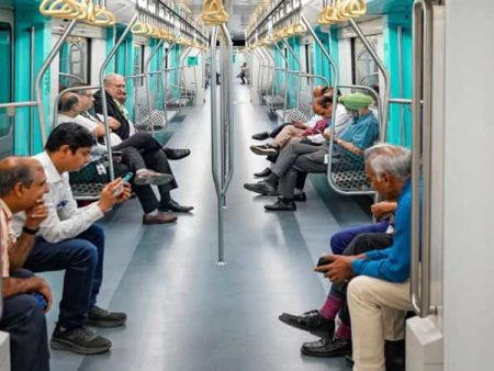 मुंबई मेट्रो तीनमध्ये मोबाईल नेटवर्क
