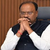 जमिनींच्या अधिकारांचे स्थानिक विकेंद्रीकरण