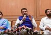अतिरिक्त खर्चामुळे महाराष्ट्र आर्थिक संकटात