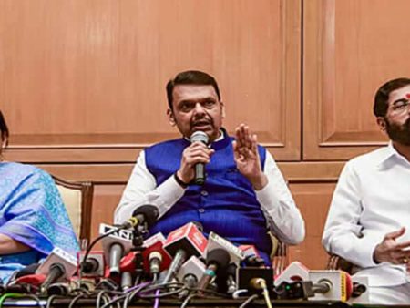 अतिरिक्त खर्चामुळे महाराष्ट्र आर्थिक संकटात
