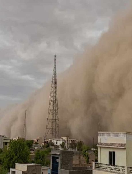 राजस्थानमध्ये भीषण धुळीचे वादळ