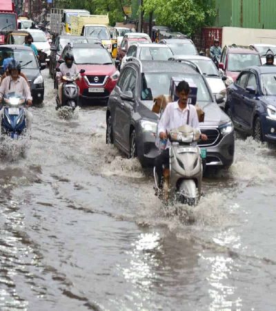 हैदराबादमध्ये पावसामुळे जनजीवन विस्कळीत