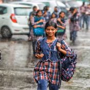 शाळांमध्येच मिळणार शासकीय दाखले