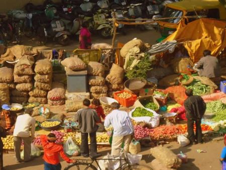 तीस नव्या बाजार समित्या बाजारात