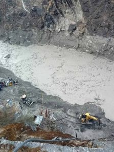 हिमाचलमध्ये पूरस्थितीमुळे जनजीवन विस्कळीत