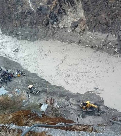 हिमाचलमध्ये पूरस्थितीमुळे जनजीवन विस्कळीत
