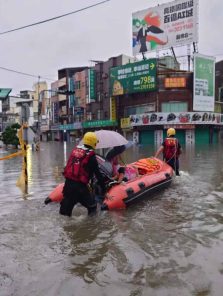 जपानमध्ये लाखो नागरिकांचे स्थलांतर
