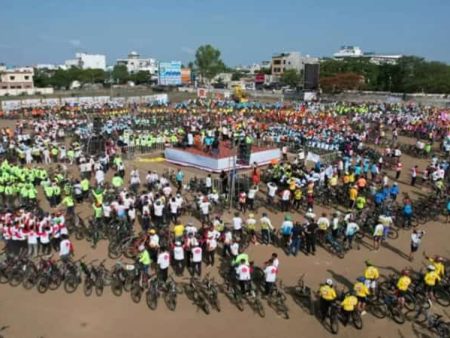 पंढरपुरात सायकलस्वारांची दिंडी