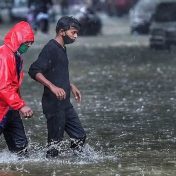 कमी दाबामुळे देशात मुसळधार पाऊस