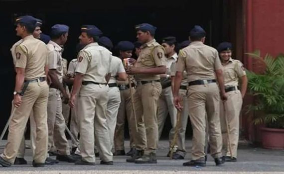 पोलीस दलात हजारो पदे रिक्त