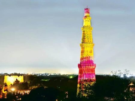 कुतुबमिनारवर हिवरेबाजारची यशोगाथा झळकली