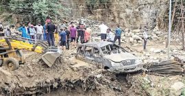 काश्मीरमध्ये पूरस्थिती – महामार्ग ठप्प