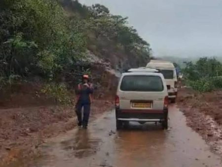 आंबेनळी घाट पुन्हा बंद