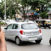 ठाण्यात व्हॉट्सॲपवर नोंदवा वाहतूक तक्रारी