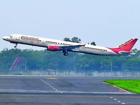 विमान धावपट्टी विस्तारासाठी जळगावत जमिनी मोजणी