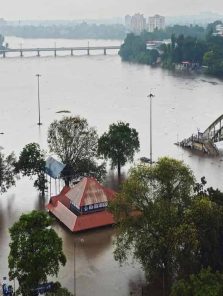 मुसळधार पावसामुळे नद्यांना पूर