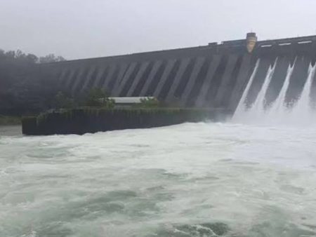 कोयना धरण पूर्ण क्षमतेने भरले
