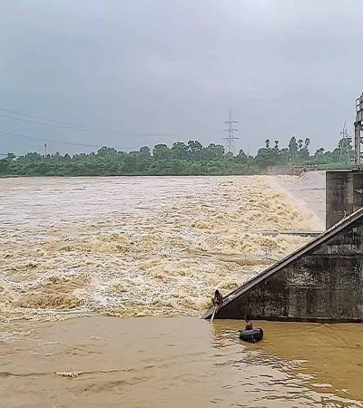 सुवर्णरेखा नदीने धोक्याची पातळी ओलांडली