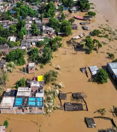 गंगा नदीने धोक्याची पातळी ओलांडली