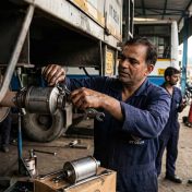 IIT दिल्लीचे स्वस्त यंत्र डिझेल वाहनांचे प्रदूषण घटवणार