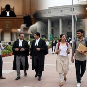 नीट पेपर फुटी: दिल्ली हायकोर्टाकडून दोन विद्यार्थ्यांना दिलासा