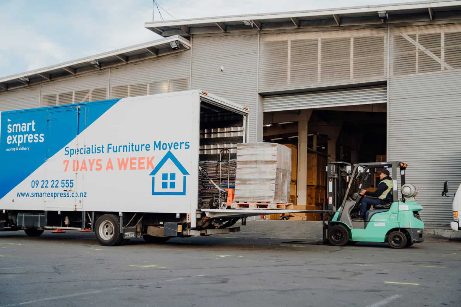 smart express warehouse