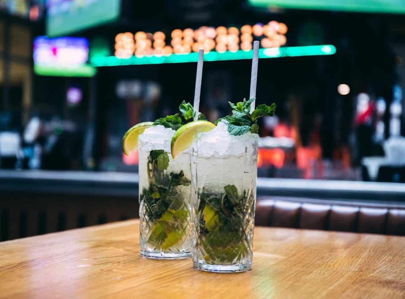 Refreshing Mojito cocktails at the bar.