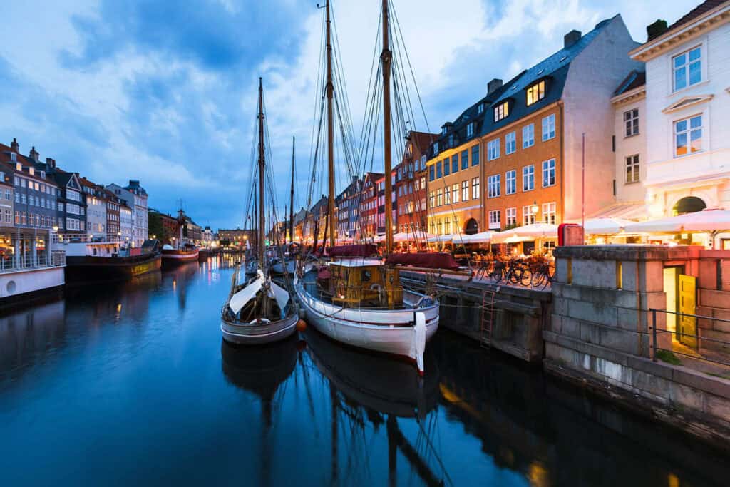 Beautiful evening view of boats docked along the canal in Berlin’s Mitte district.