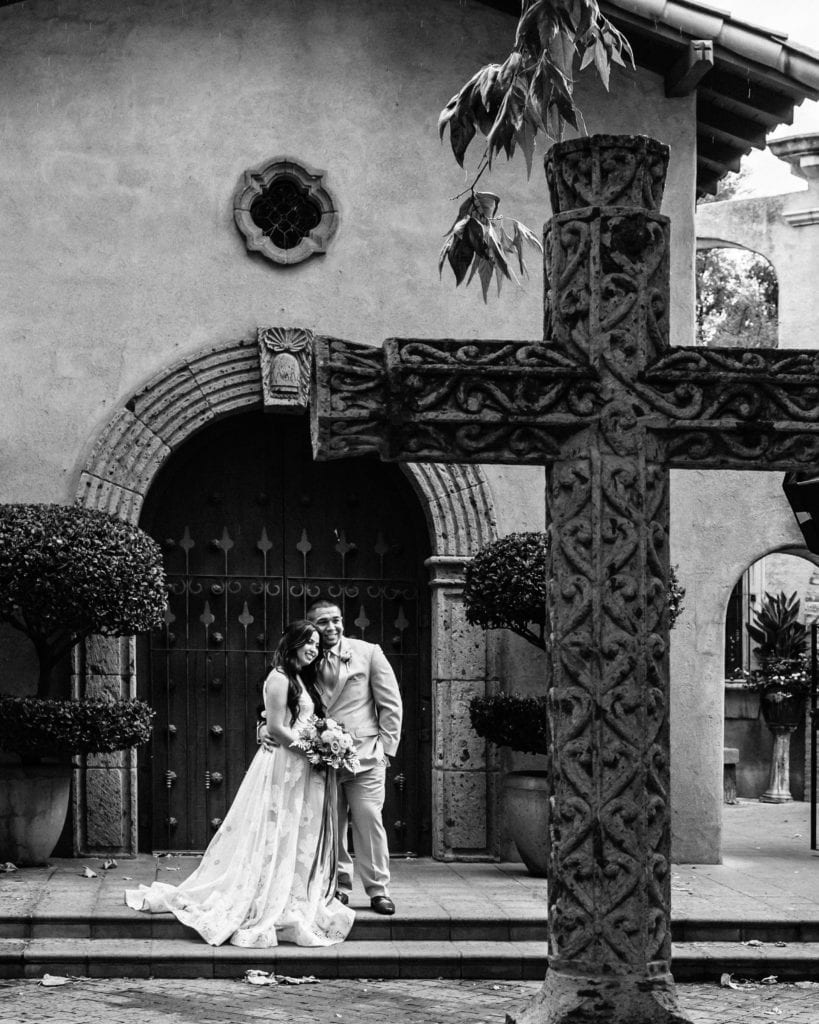 Bridal portraits in front of the Tlaquepaque chapel and Cross