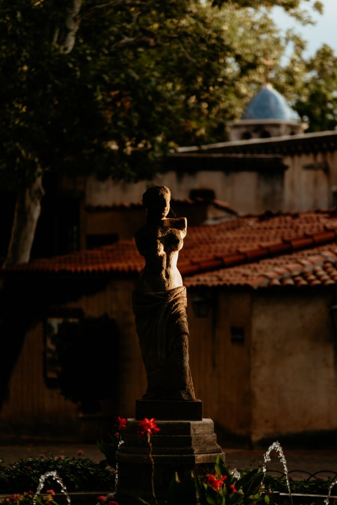 Statue in the Tlaquepaque courtyard