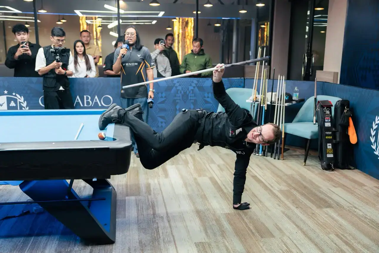 Venom showcasing cue ball control