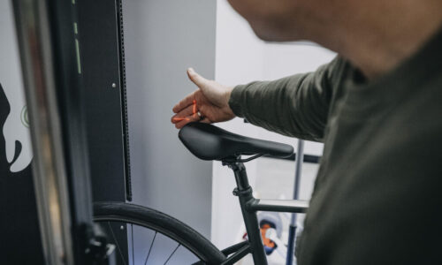 Fahrrad wird auf Fahrradcomputer für Bike Sizing & Fitting eingestellt.
